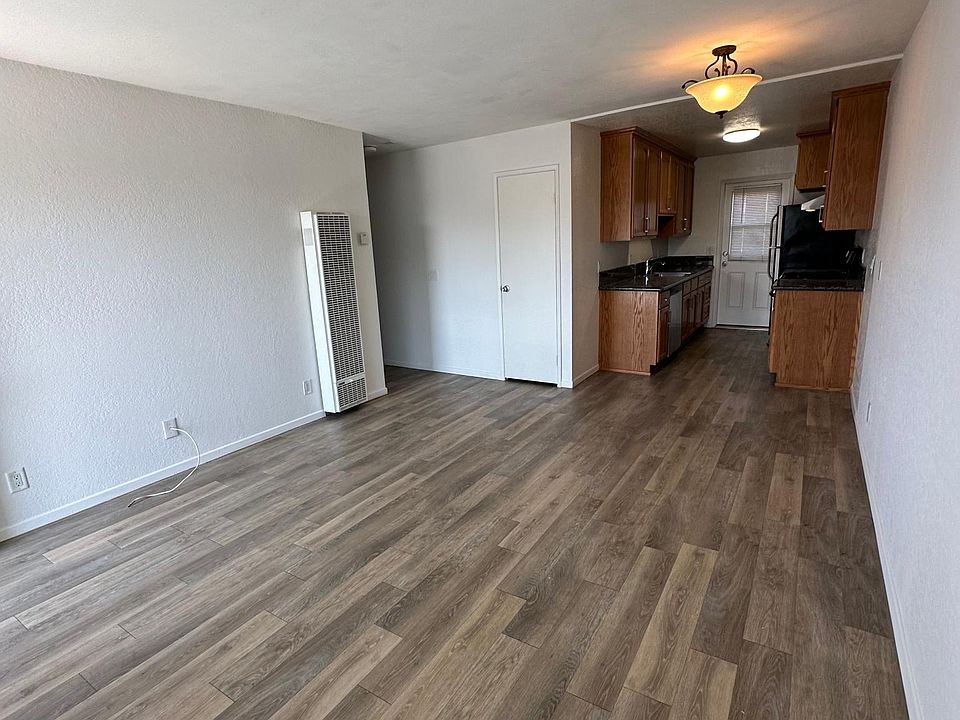 1st image of 2307 E 10th St APT 1