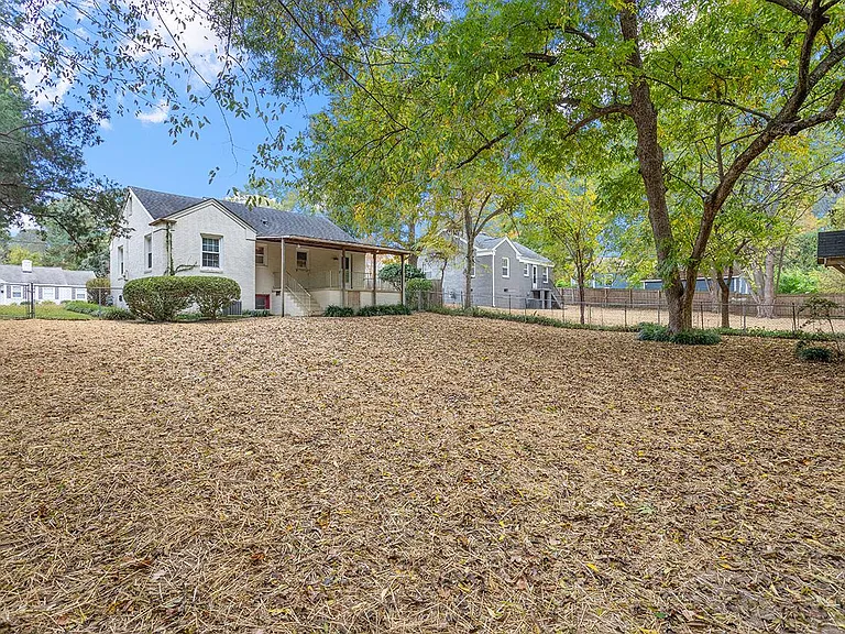 2111 Tudor Pl — Photo 5