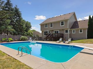 1064 Tamberwood Ct, Woodbury, MN 55125