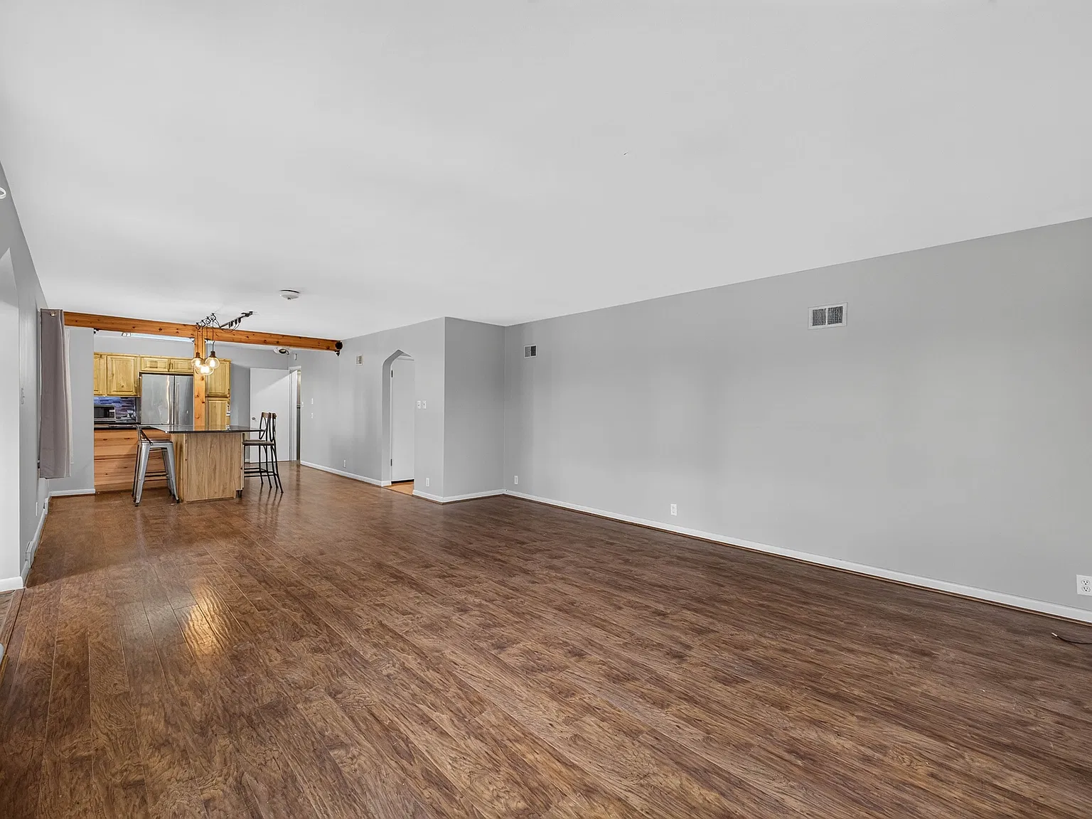 3 bed, 2382 sqft, $2,200 — Photo 4