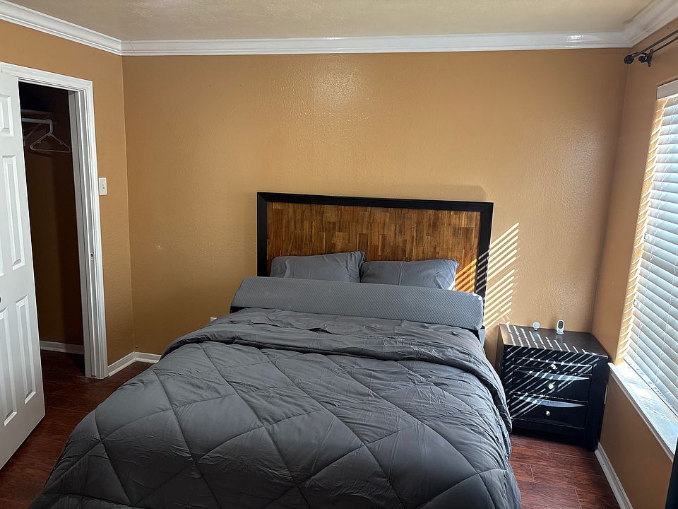 1st image of 19518 Yucca Valley Ln Room 1