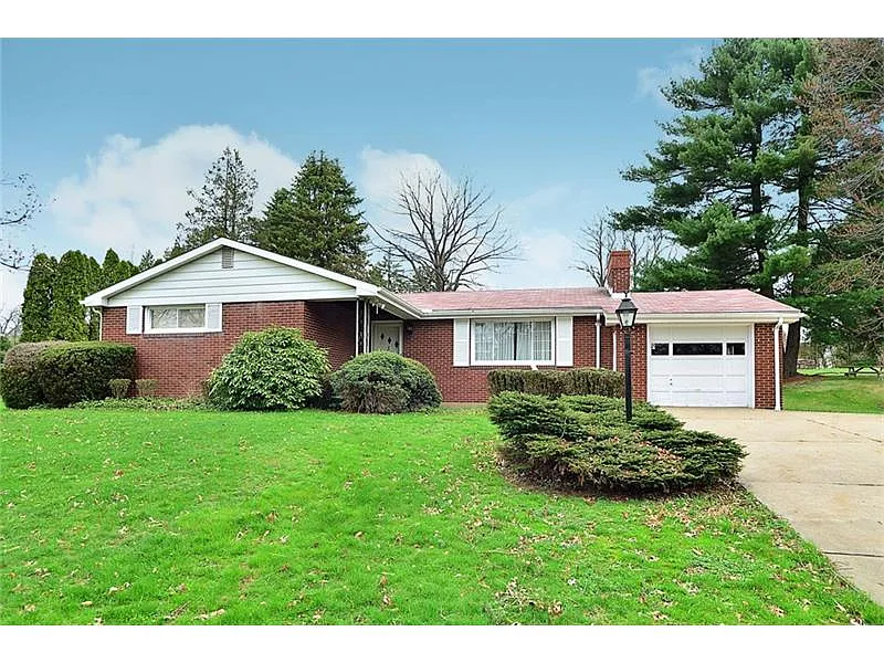 2358 Nevin Dr photo 1