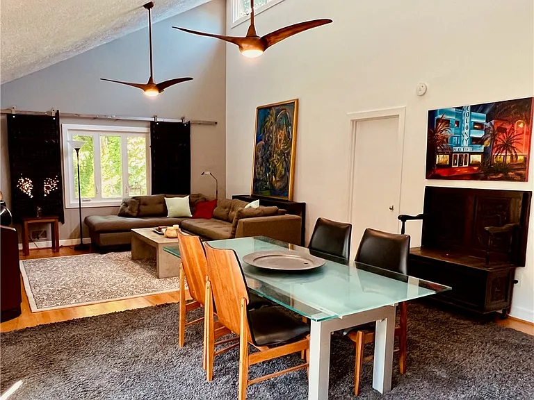 27 Hoyt Pl — Photo 5