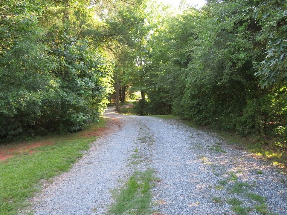 2nd image of 115 Aubrey Dr
