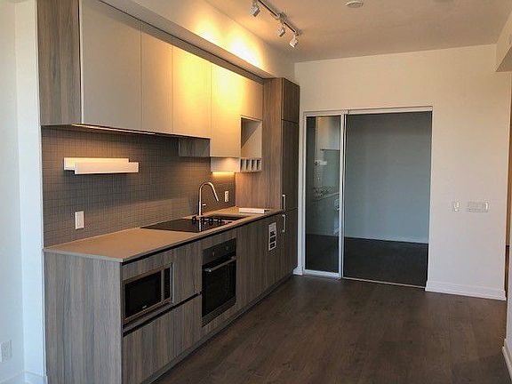 4th image of 950 Portage Pkwy #1715