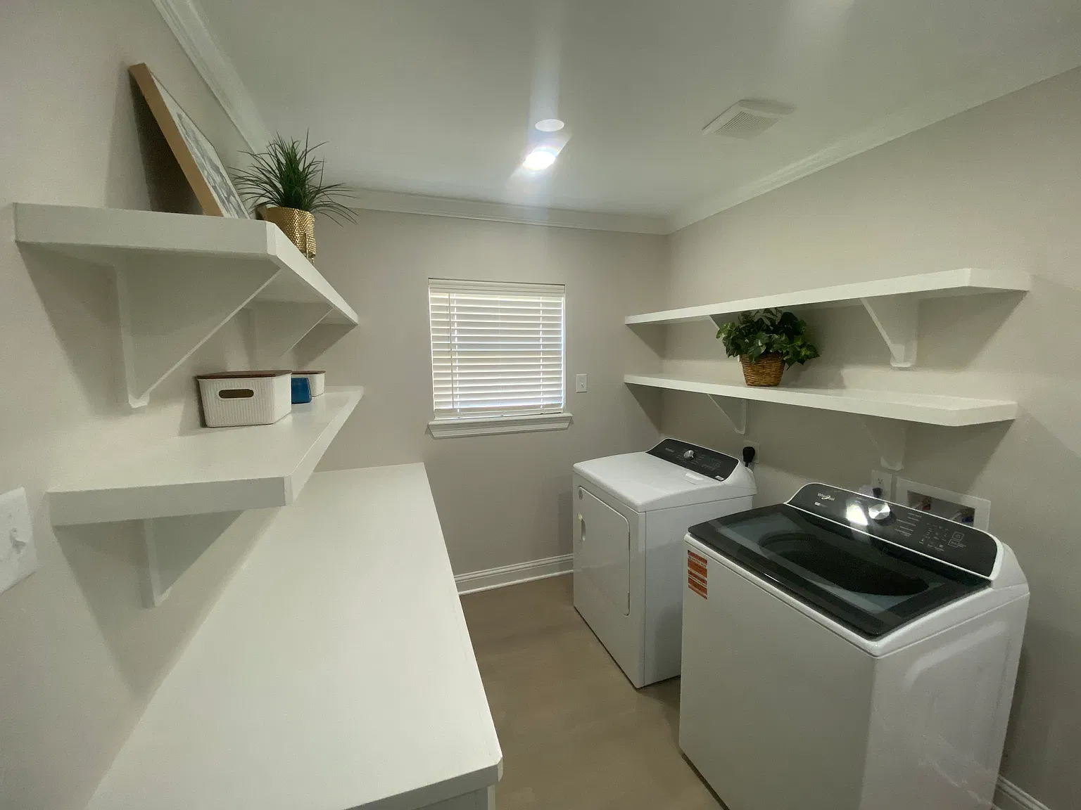 3 bed, 1976 sqft, $3,500 — Photo 3