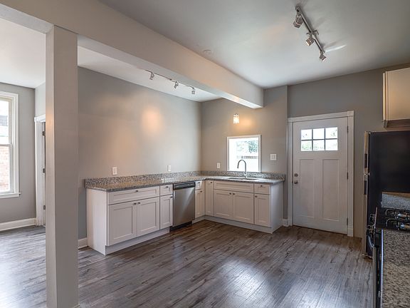 3rd image of 608 S 12th Ave