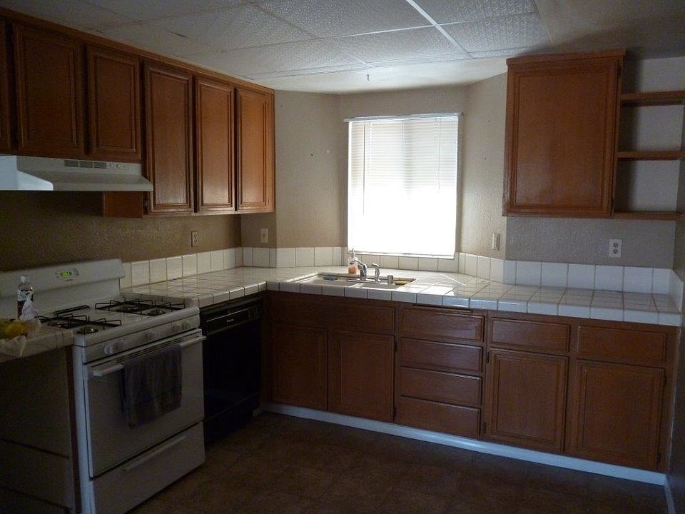 2nd image of 2113 Phlox Ave