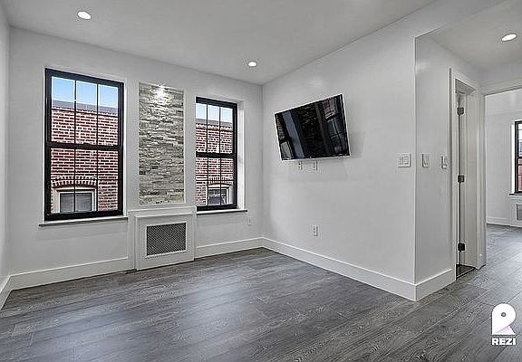 3rd image of 65 Seaman Ave APT 5G