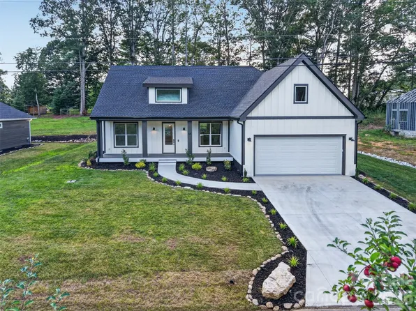 68 Point Hope Ln #6, Hendersonville, NC 28792
