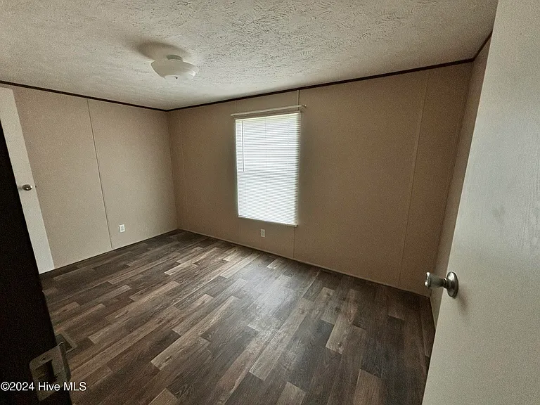 342 Lorraine St — Photo 9
