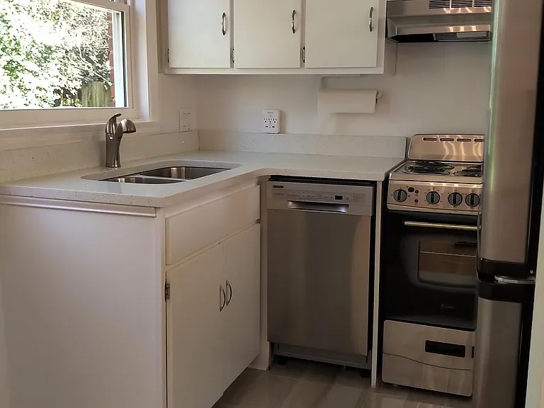 1827 Jameston Dr — Photo 7