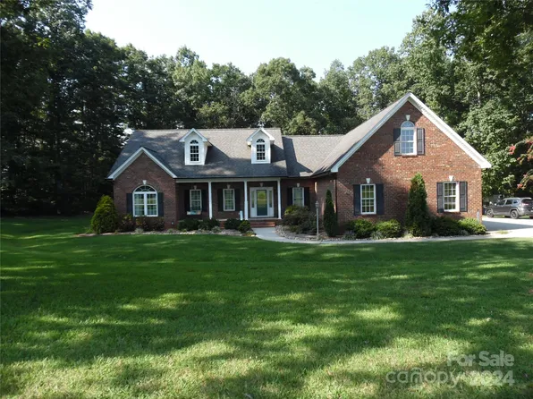 5008 Sherrills Ford Rd, Catawba, NC 28609