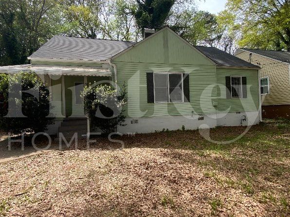 390 Hillside Dr SW