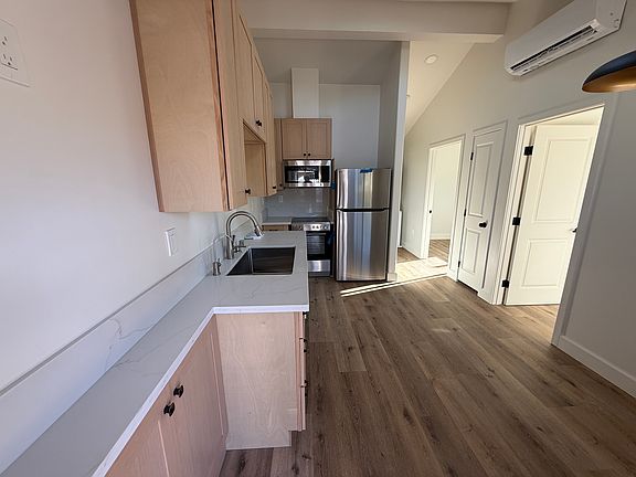 4th image of 521 Princeton Pl #A