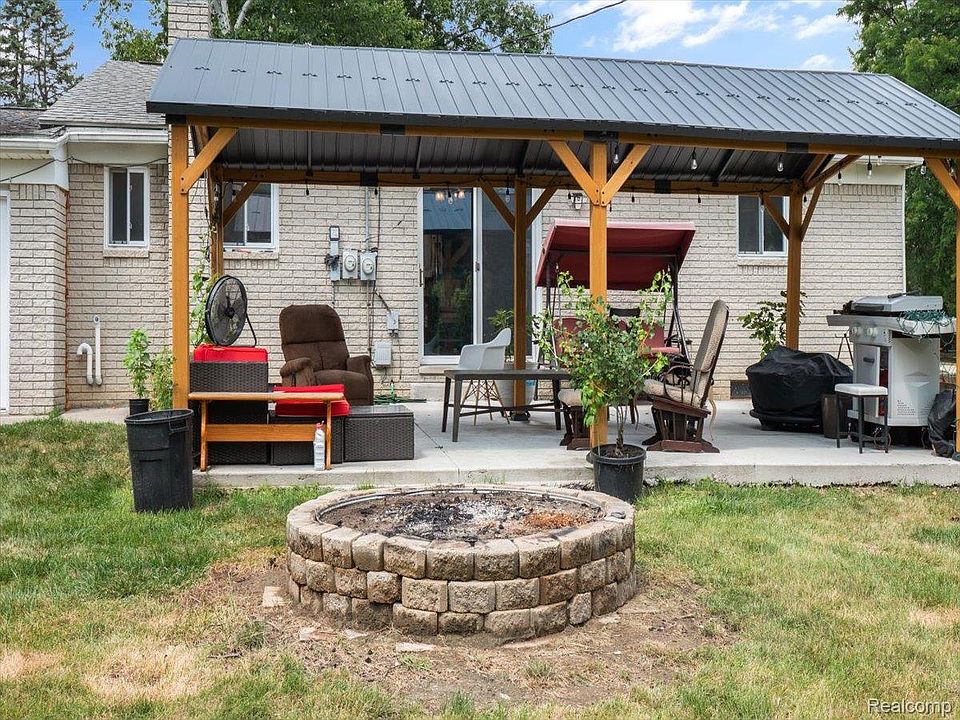 5660 Wright Dr, photo 28