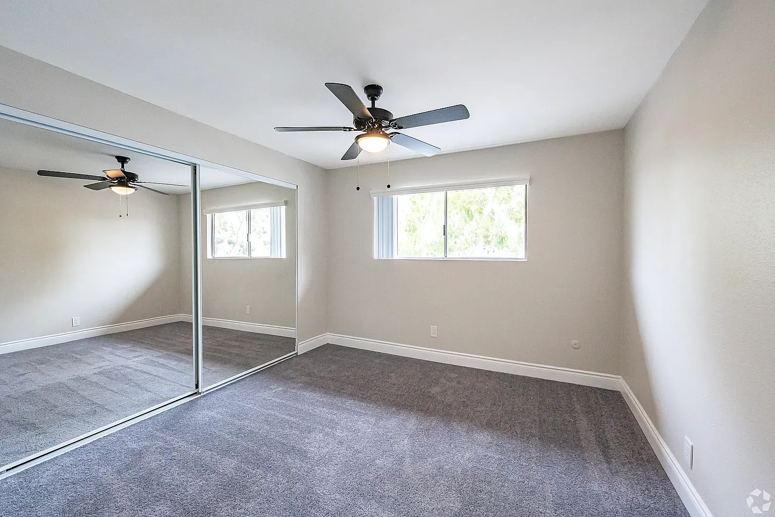 2 bed, 750 sqft, $2,422 — Photo 3