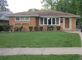 932 Goodwin Dr, Park Ridge, IL 60068