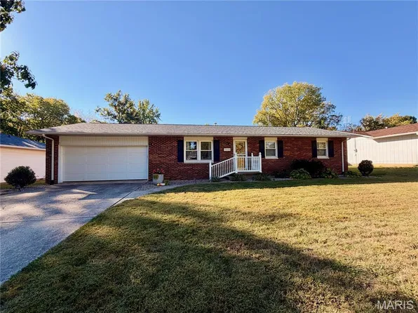 1016 E College Ave, Greenville, IL 62246
