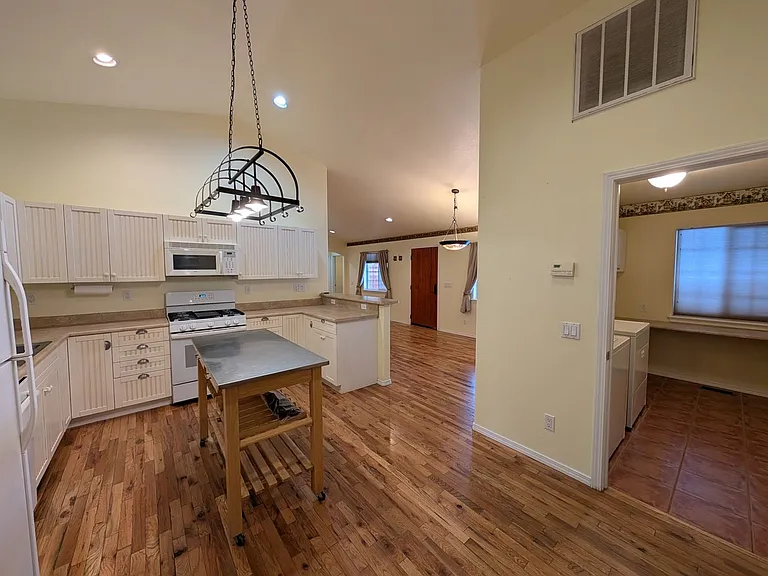 224 Capitan Cir — Photo 16