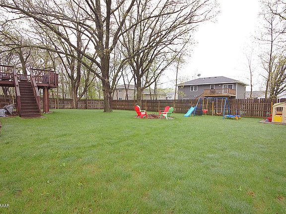 3rd image of 1910 Lakepark Pl