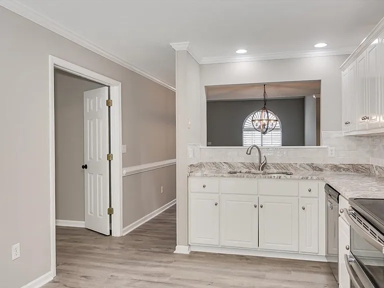 124 Palmer Ct — Photo 12