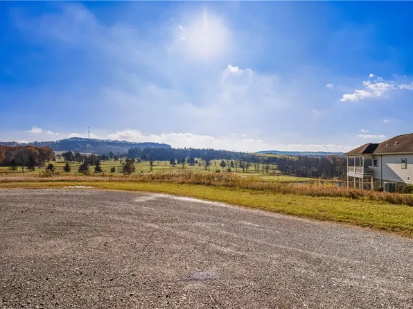 26 Oak Crest Dr, Stoystown, PA 15563