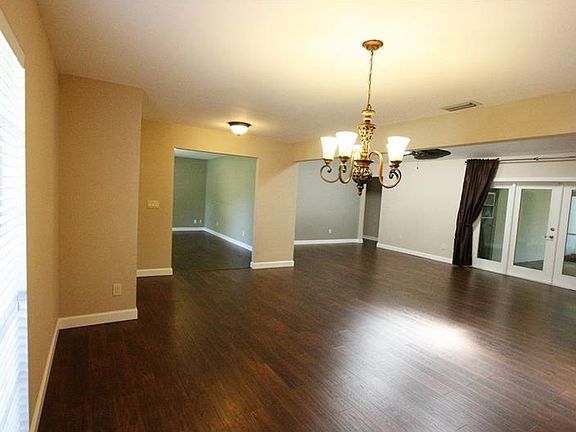 5th image of 722 Riverbend Blvd