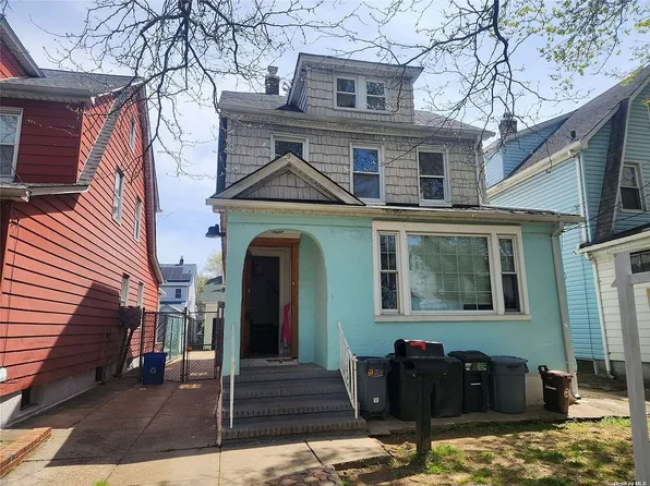 8915 238th St, Bellerose, NY 11426