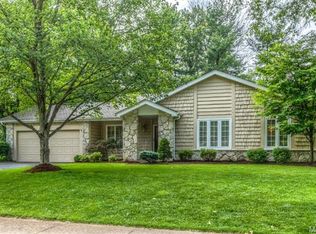 16020 Hunters Way Dr, Chesterfield, MO 63017