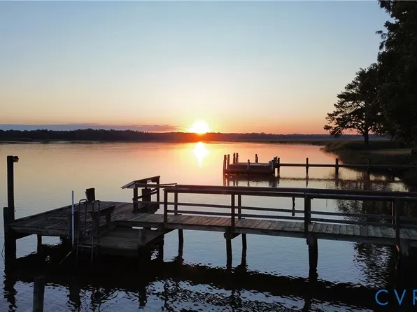 1647 Winona Park Dr, West Point, VA 23181