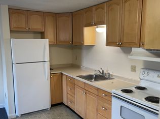 357 Main St APT 14, Hyannis, MA 02601