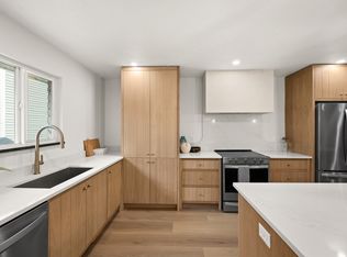 9123 S Meadow Ct, Sandy, UT 84093