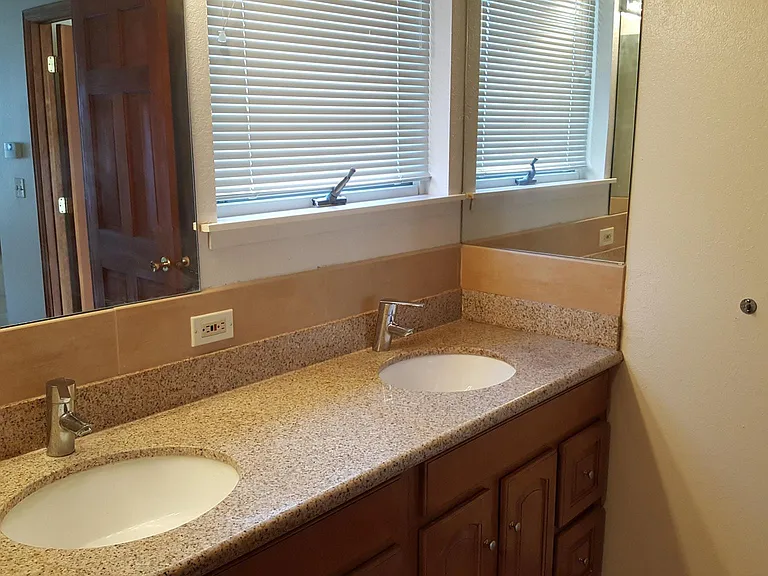 1224 E Celesta Ave #A — Photo 7