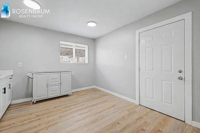 1925 W Village Dr #2 — Photo 5