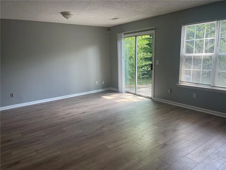 5322 Creekview Ln — Photo 5