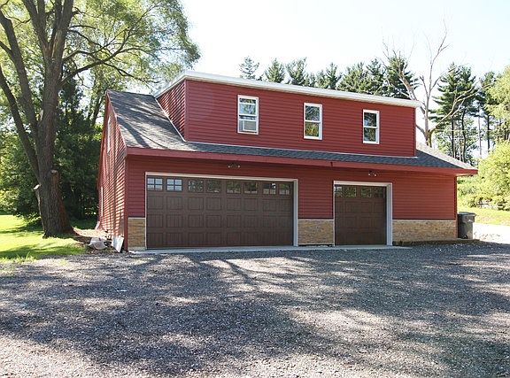 3rd image of 10833 143rd St