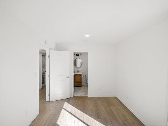 4th image of 339-341 Plymouth Ave #341A