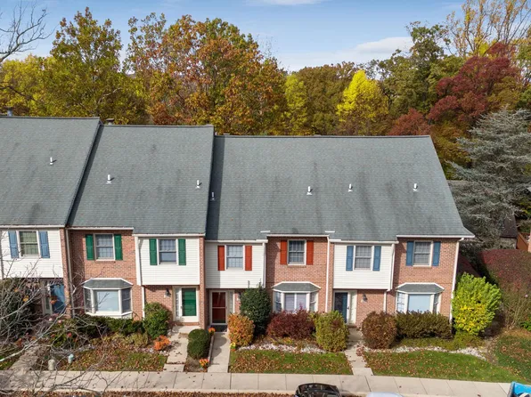 504 Brighton Cir, Devon, PA 19333