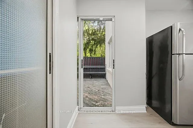 249 Burnhamthorpe Rd #-MAIN — Photo 34
