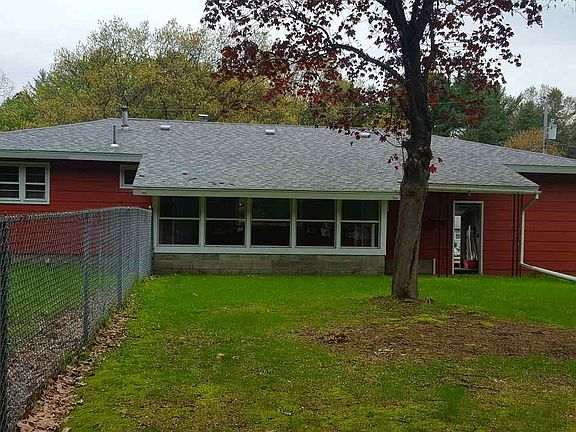 4th image of 69 Margaret Dr