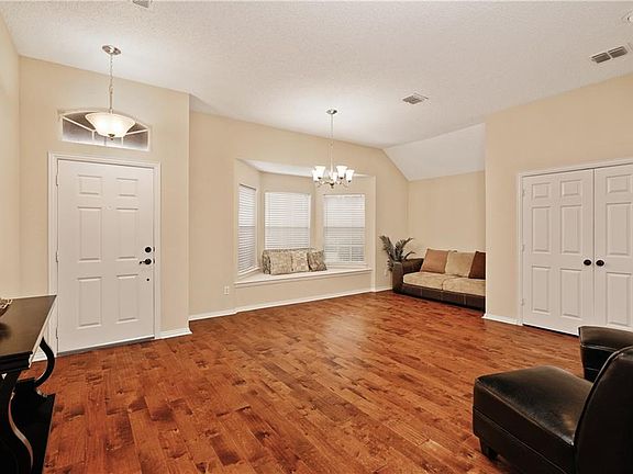 3rd image of 1226 Shenandoah Dr