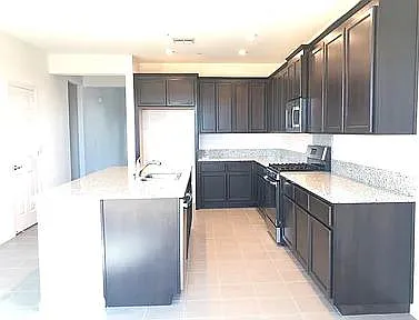 4 bed, 2500 sqft, $3,190 — Photo 2