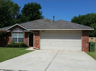 520 Eastridge Dr, Yukon, OK 73099