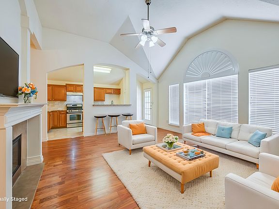 3rd image of 216 Quail Trail Ln