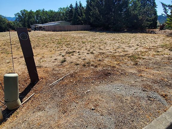 2nd image of 358 Mathews Dr #1