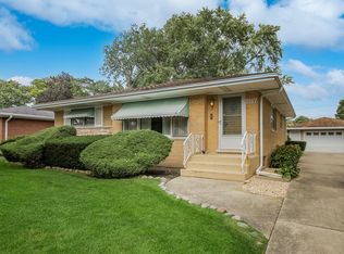 1017 N Wilshire Ln, Arlington Heights, IL 60004