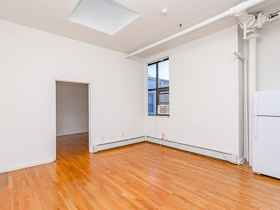 4th image of 15 Lawton St #22X