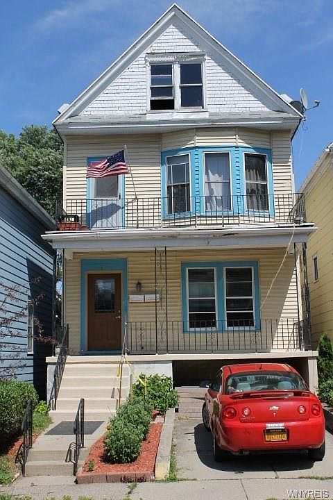 1st image of 287 Parkdale Ave