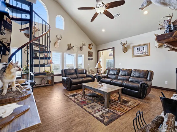 163 County Road 283, Harwood, TX 78632